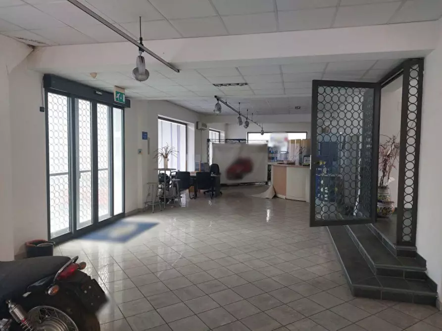 Immagine 14 di Negozio in vendita  in Via Giorgio Amendola, 98051 Barcellona Pozzo di Gotto ME, Italia a Barcellona Pozzo Di Gotto