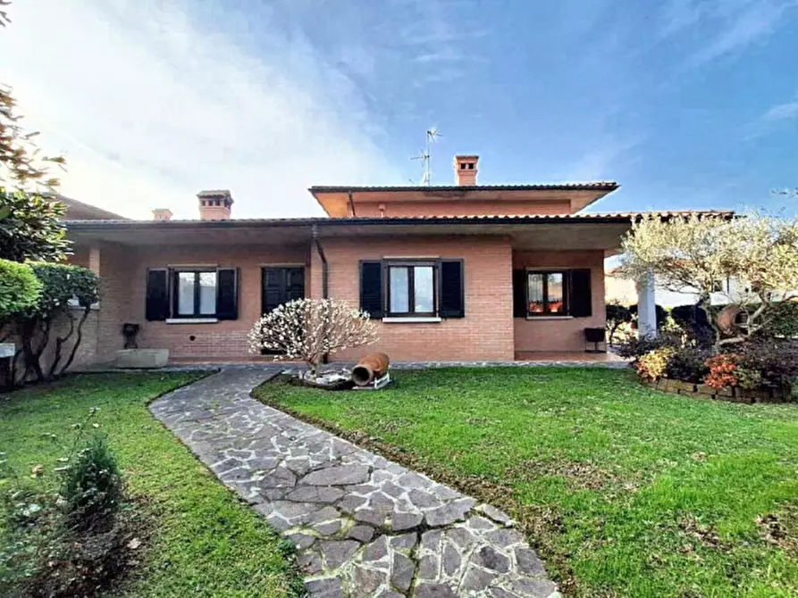 Immagine 1 di Casa indipendente in vendita  in Via G. Boccaccio, N. 7 a Pandino