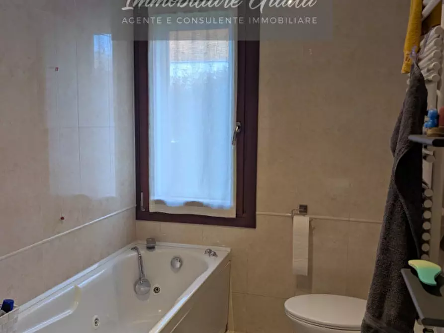 Immagine 9 di Appartamento in vendita  a Conegliano