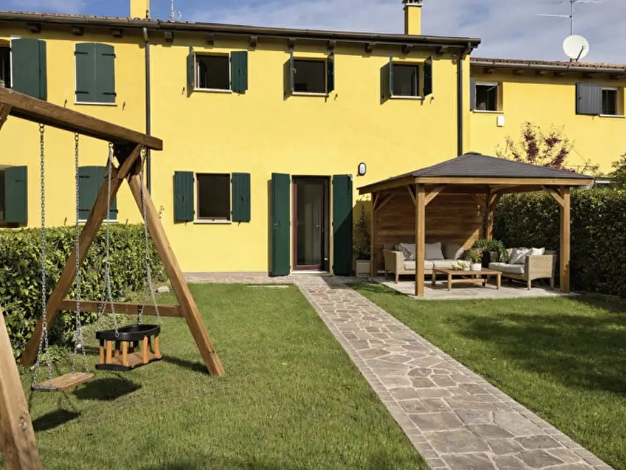 Immagine 2 di Villetta a schiera in vendita  in lungargine brusegana 3 a Padova