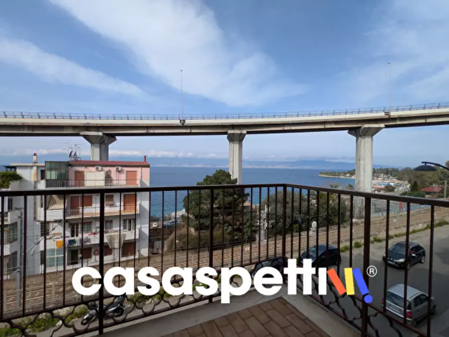 Immagine 4 di Appartamento in vendita  in Via Nazionale-Pentimele 155 a Reggio Di Calabria