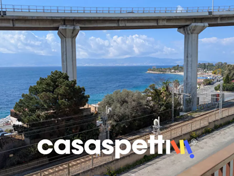 Immagine 8 di Appartamento in vendita  in Via Nazionale-Pentimele 155 a Reggio Di Calabria