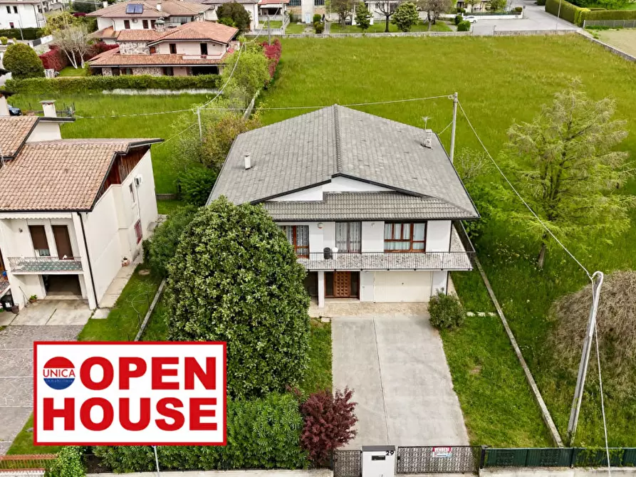 Immagine 1 di Casa indipendente in vendita  in Quartiere Generale Giardino 29 a Rossano Veneto