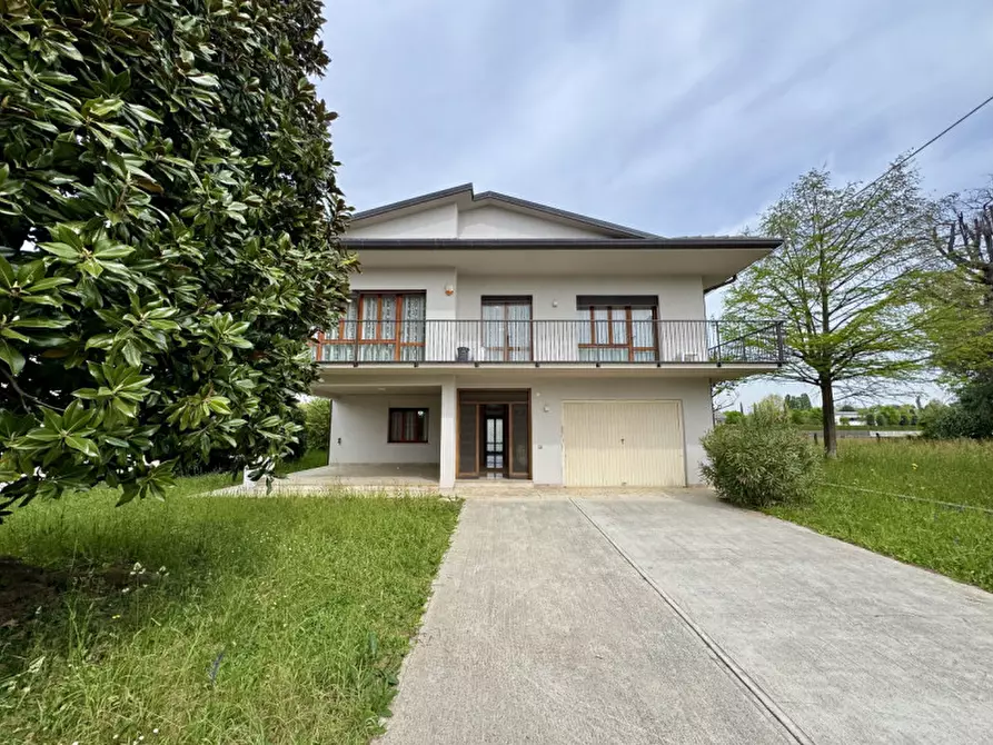 Immagine 3 di Casa indipendente in vendita  in Quartiere Generale Giardino 29 a Rossano Veneto
