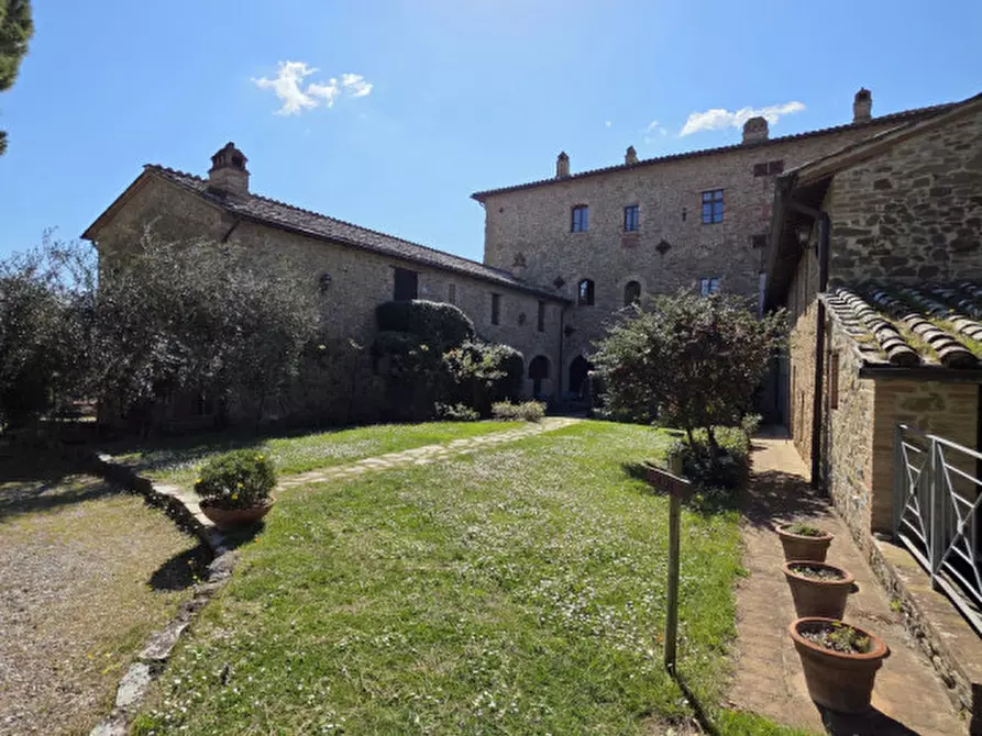 Immagine 17 di Villa in vendita  a Marsciano