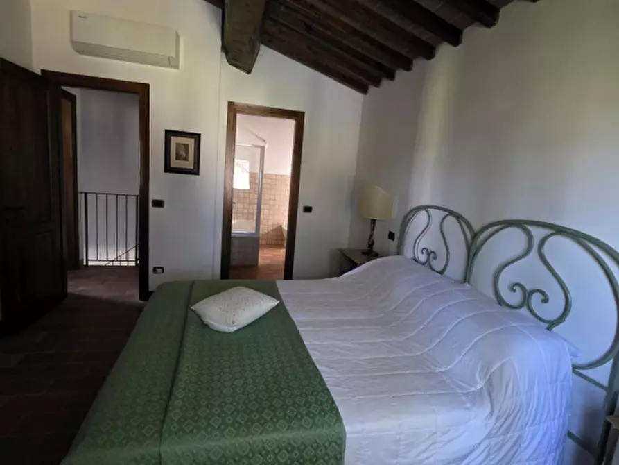 Immagine 38 di Villa in vendita  a Marsciano