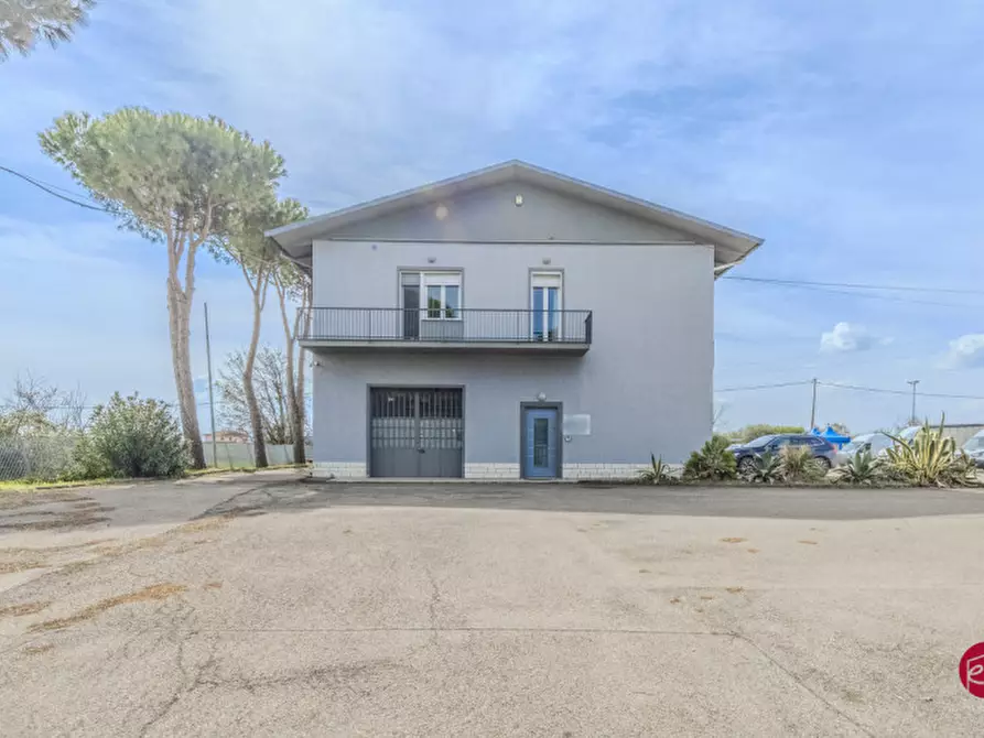 Immagine 1 di Laboratorio in vendita  in Via Orsoleto a Rimini