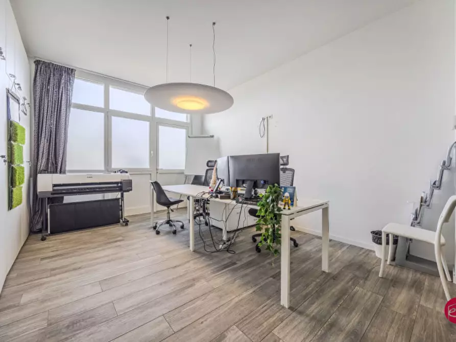 Immagine 31 di Laboratorio in vendita  in Via Orsoleto a Rimini