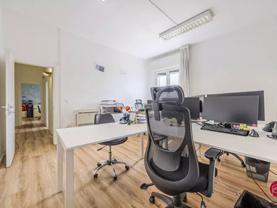 Immagine 41 di Laboratorio in vendita  in Via Orsoleto a Rimini