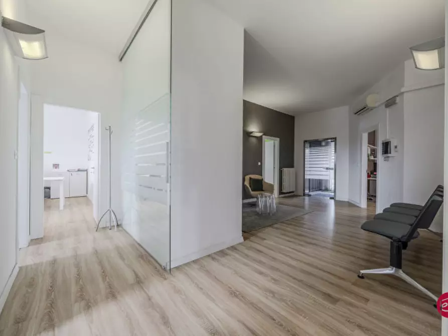 Immagine 44 di Laboratorio in vendita  in Via Orsoleto a Rimini