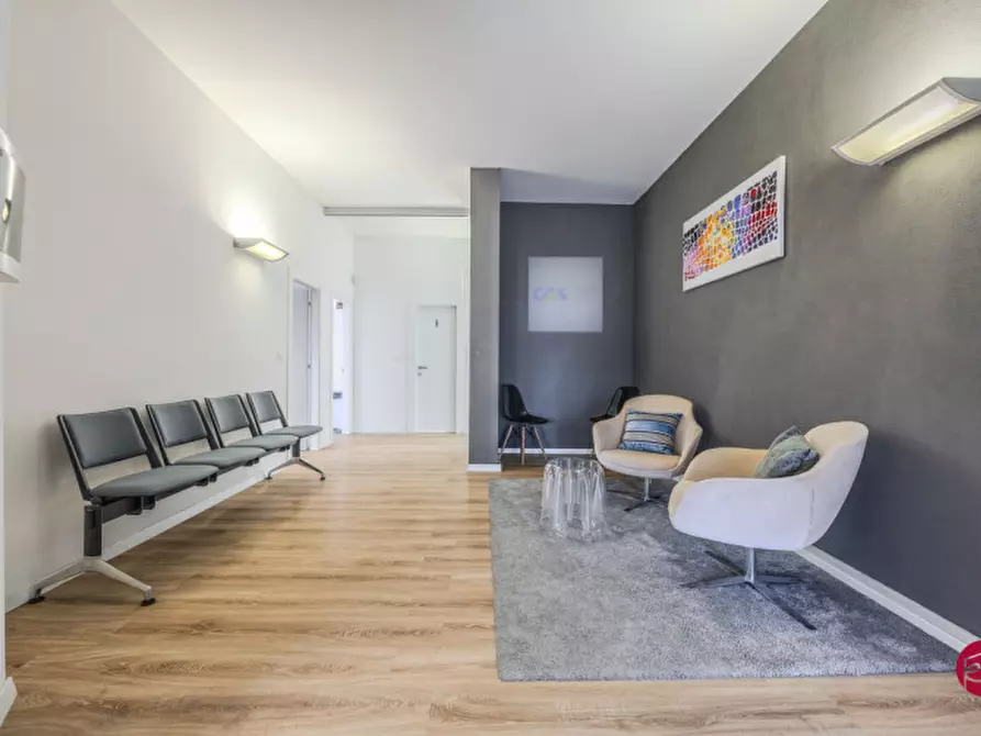Immagine 45 di Laboratorio in vendita  in Via Orsoleto a Rimini