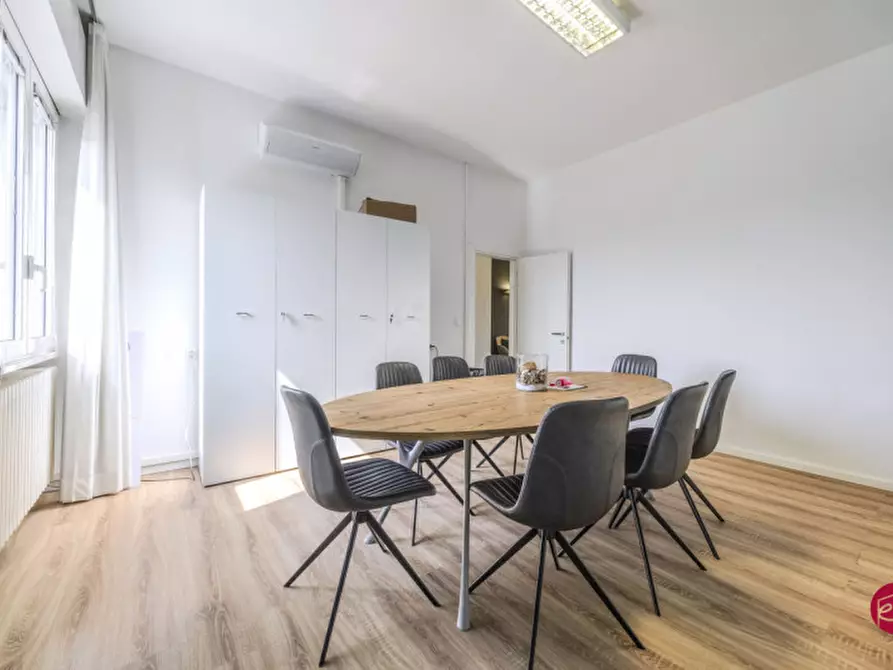 Immagine 48 di Laboratorio in vendita  in Via Orsoleto a Rimini