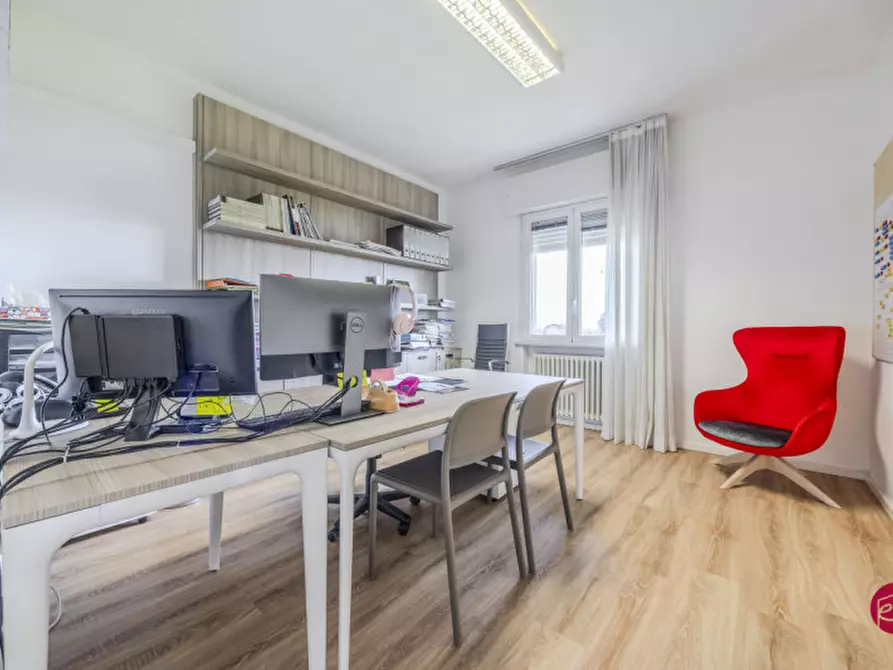 Immagine 50 di Laboratorio in vendita  in Via Orsoleto a Rimini