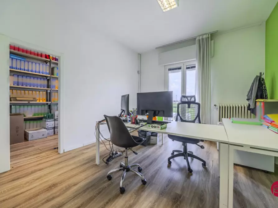 Immagine 56 di Laboratorio in vendita  in Via Orsoleto a Rimini