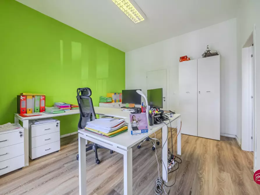 Immagine 57 di Laboratorio in vendita  in Via Orsoleto a Rimini