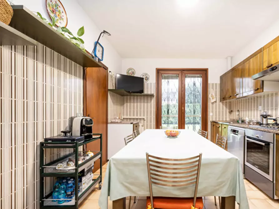 Immagine 10 di Villa in vendita  in Via Aldo Moro a Assago