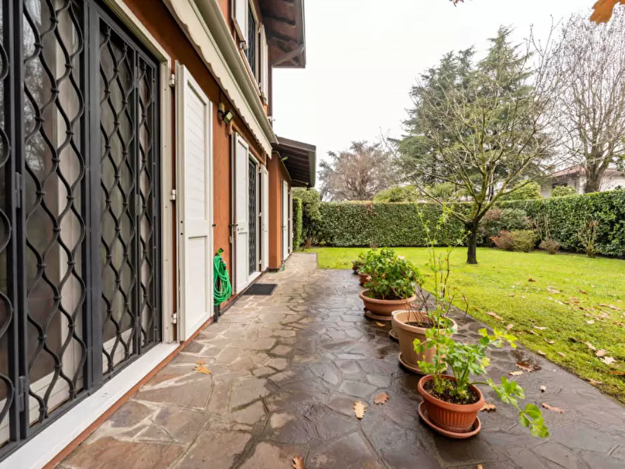 Immagine 29 di Villa in vendita  in Via Aldo Moro a Assago