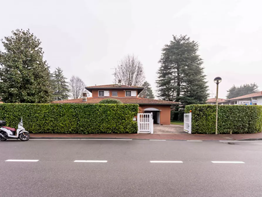 Immagine 47 di Villa in vendita  in Via Aldo Moro a Assago