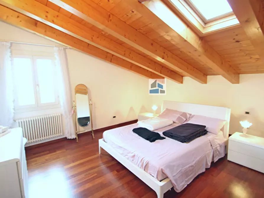 Immagine 7 di Casa bifamiliare in vendita  in Via Eugenio Montale a Santa Maria Di Sala