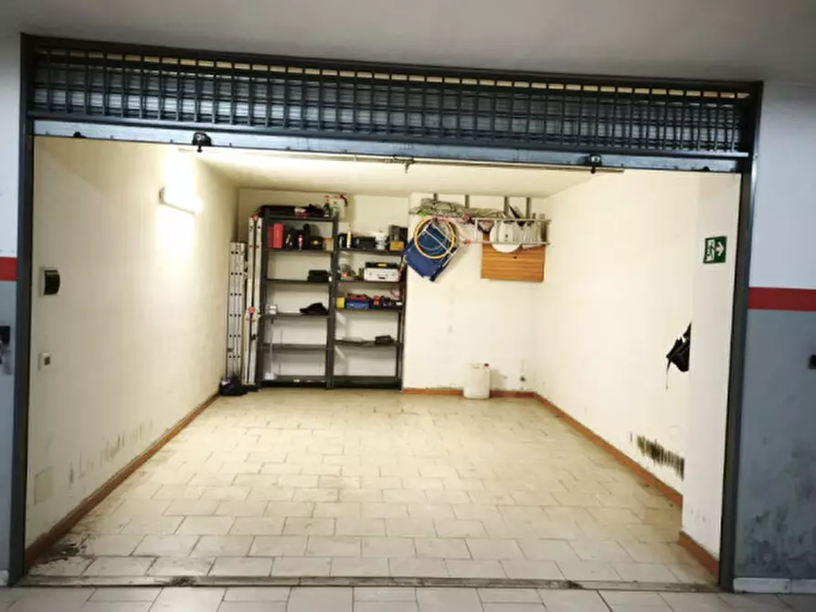 Immagine 1 di Garage in vendita  in VIA CINCINNATO, 18 a Andria