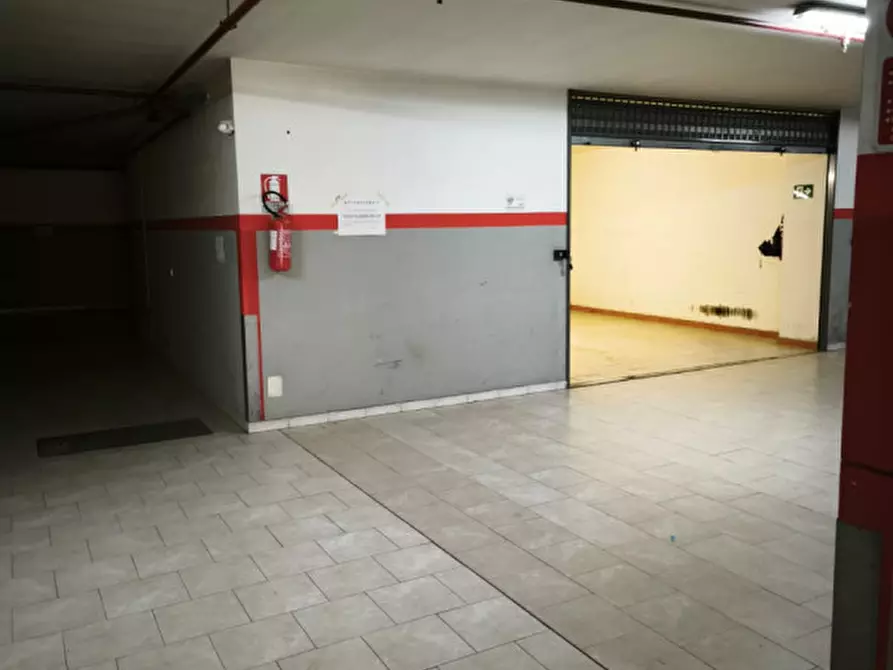 Immagine 2 di Garage in vendita  in VIA CINCINNATO, 18 a Andria