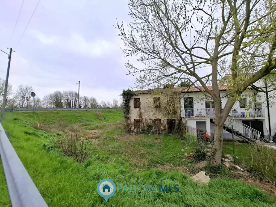 Immagine 12 di Rustico / casale in vendita  in via Polveriera a Padova