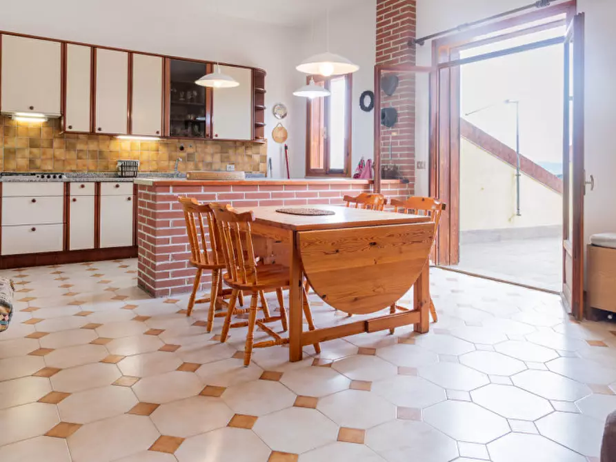 Immagine 1 di Appartamento in vendita  in Via Montelatu a Siniscola