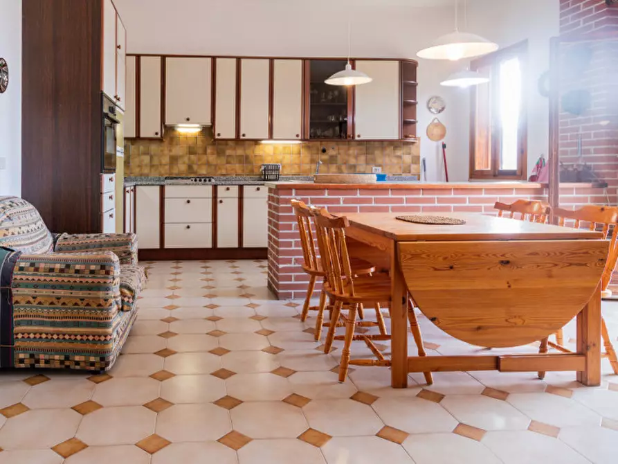 Immagine 2 di Appartamento in vendita  in Via Montelatu a Siniscola