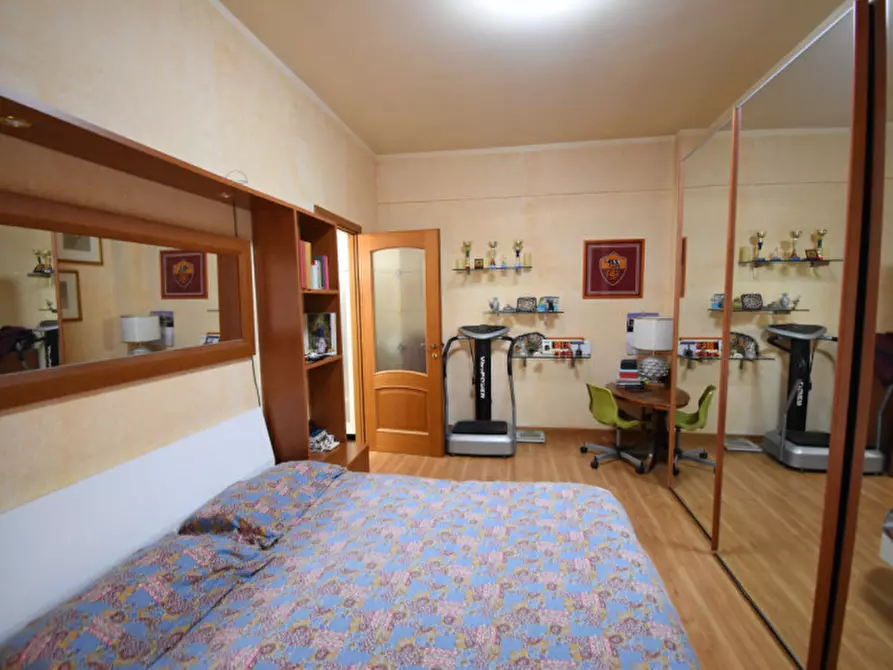 Immagine 16 di Appartamento in vendita  in Via Monte Fumaiolo a Roma