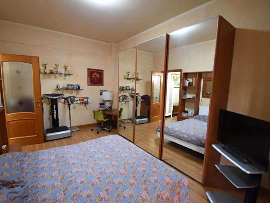 Immagine 17 di Appartamento in vendita  in Via Monte Fumaiolo a Roma