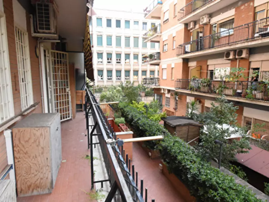 Immagine 24 di Appartamento in vendita  in Via Monte Fumaiolo a Roma