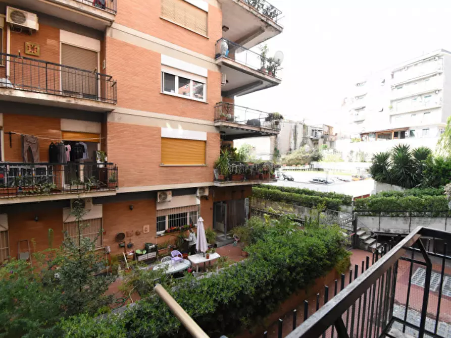 Immagine 25 di Appartamento in vendita  in Via Monte Fumaiolo a Roma