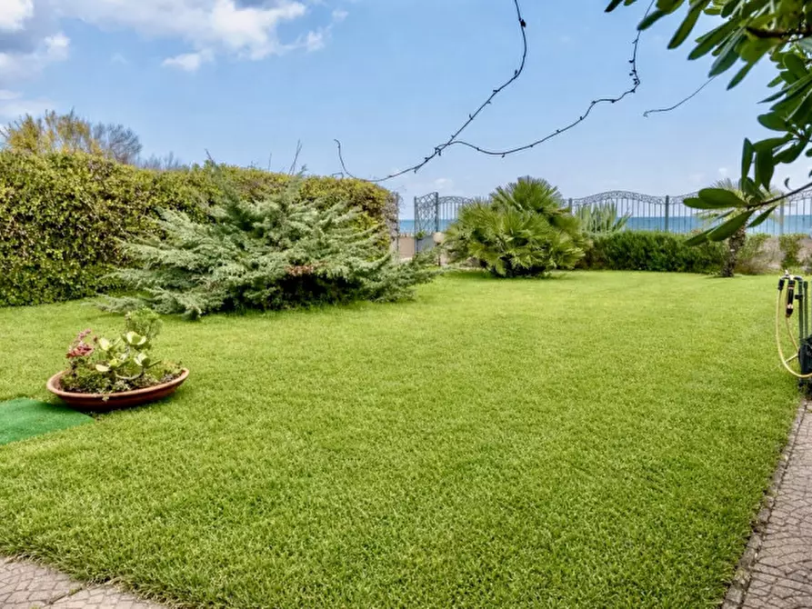 Immagine 9 di Villetta a schiera in vendita  in Via dei Ciclamini a Siniscola