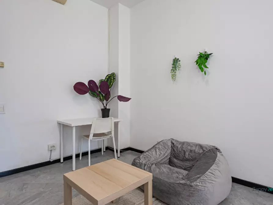 Immagine 5 di Camera in affitto  in Via Palmanova, 67 a Milano