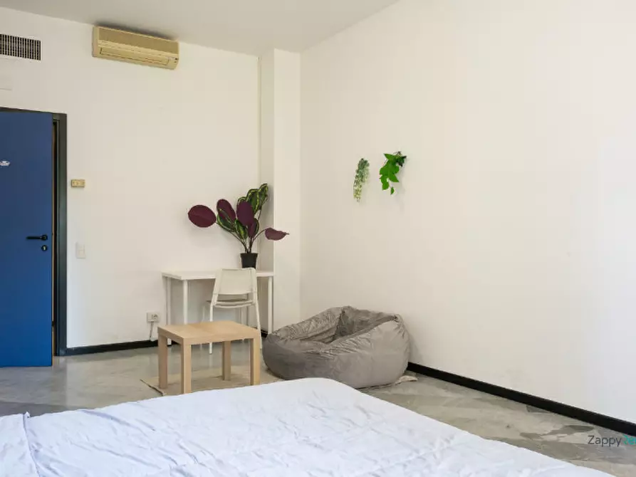 Immagine 10 di Camera in affitto  in Via Palmanova, 67 a Milano