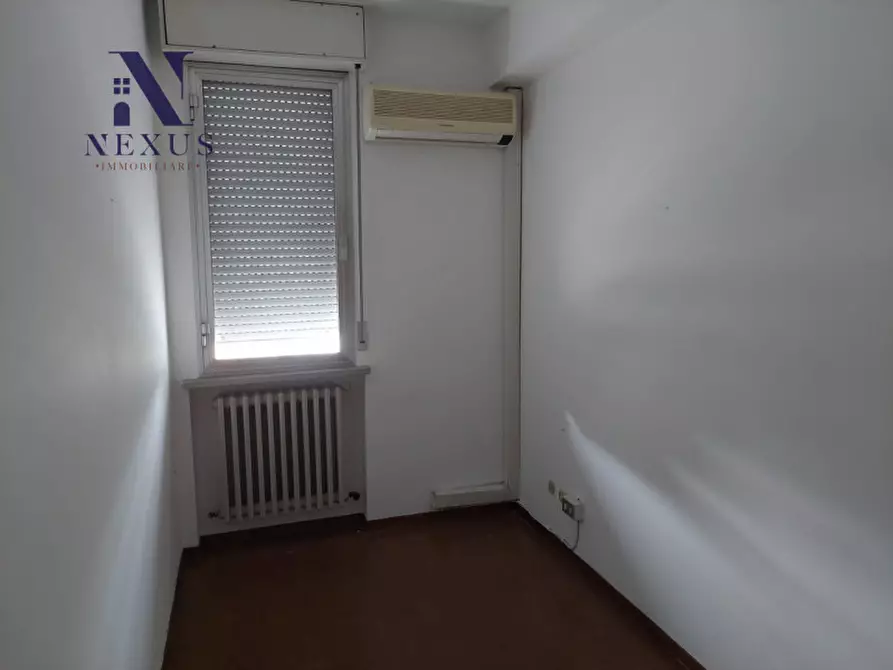 Immagine 5 di Ufficio in affitto  in Via della Colonna a Fano