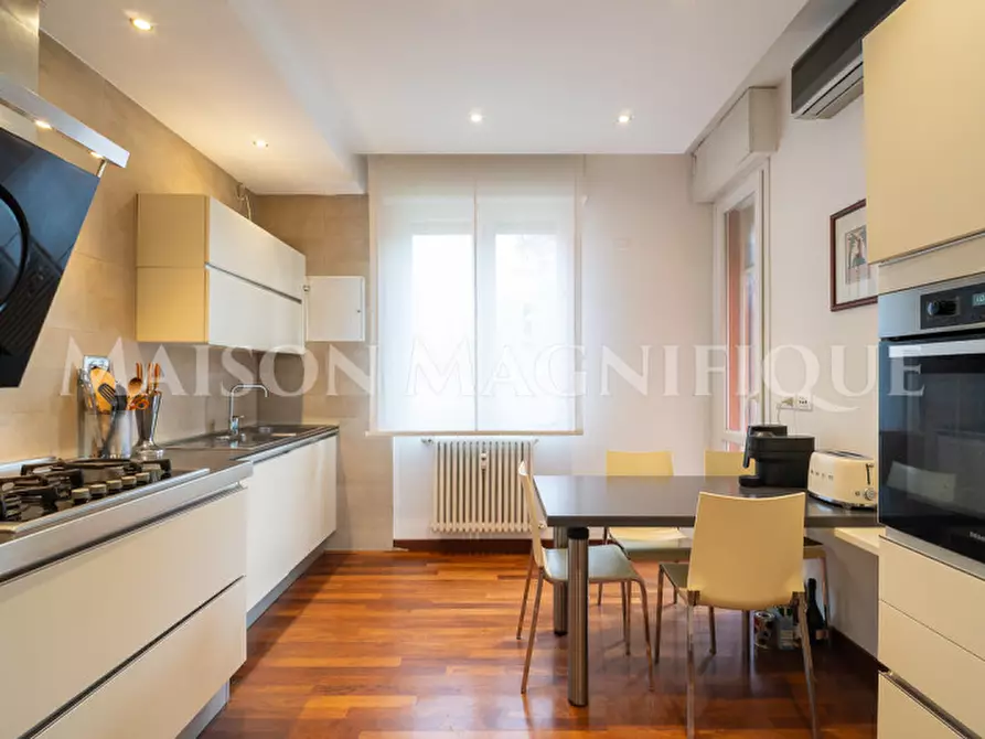 Immagine 2 di Appartamento in vendita  in Via Risorgimento a Casalecchio Di Reno