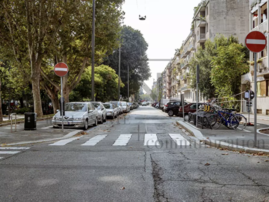 Immagine 25 di Negozio in affitto  in Via Cola di Rienzo 11 a Milano