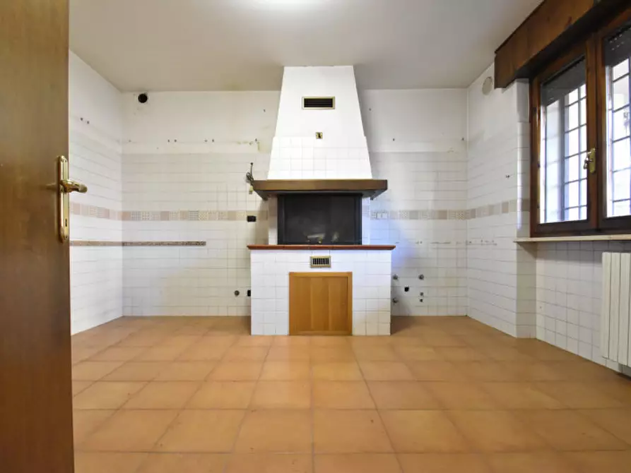 Immagine 5 di Casa trifamiliare in vendita  in via torrente vecchio 2/h a Verona