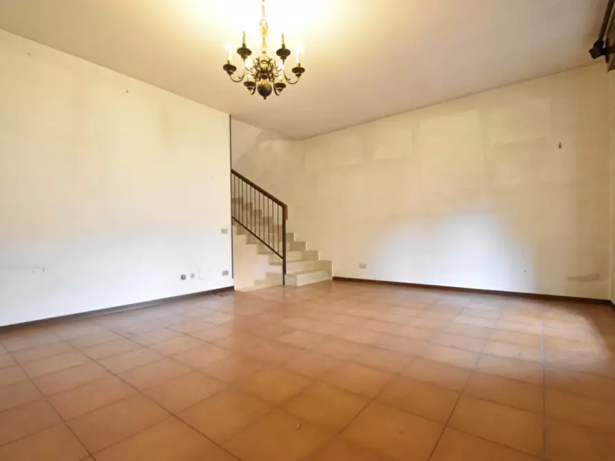 Immagine 7 di Casa trifamiliare in vendita  in via torrente vecchio 2/h a Verona