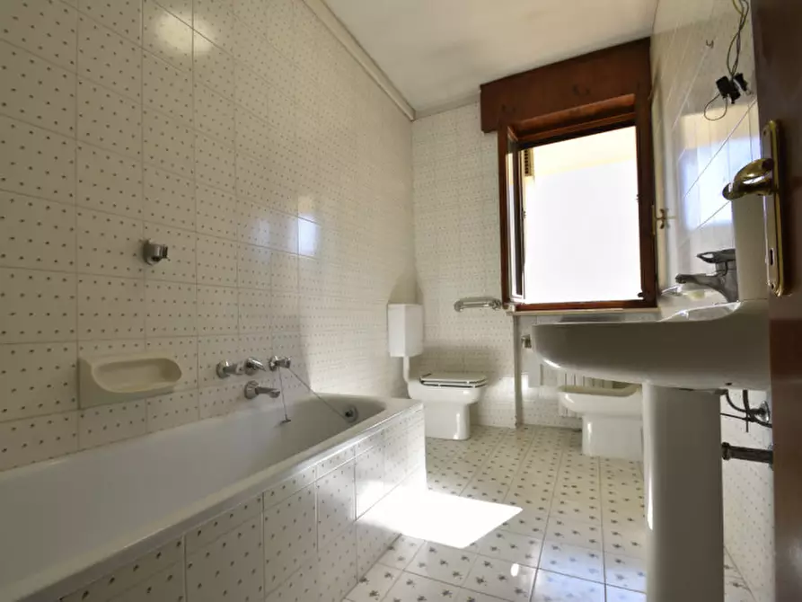 Immagine 21 di Casa trifamiliare in vendita  in via torrente vecchio 2/h a Verona