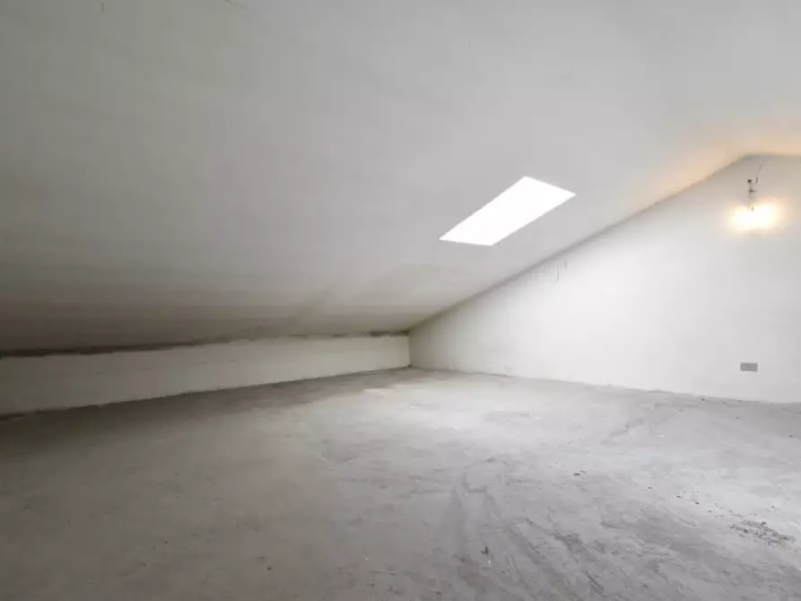 Immagine 34 di Casa trifamiliare in vendita  in via torrente vecchio 2/h a Verona