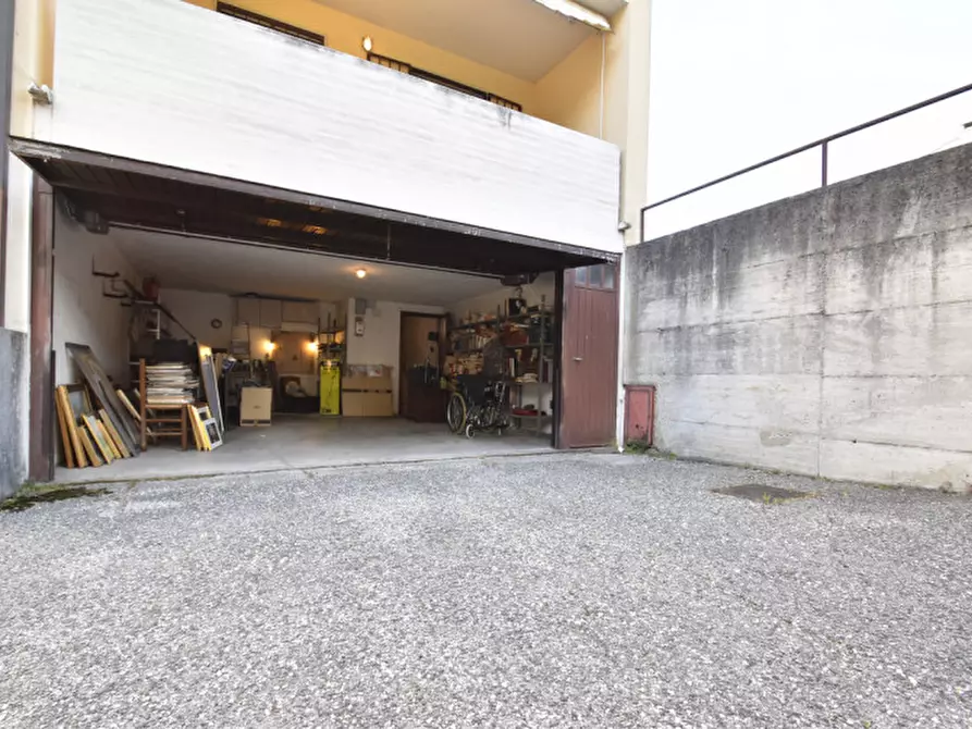 Immagine 42 di Casa trifamiliare in vendita  in via torrente vecchio 2/h a Verona