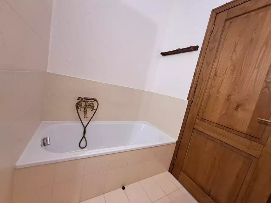 Immagine 43 di Rustico / casale in vendita  a Magione