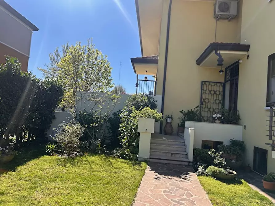 Immagine 7 di Casa bifamiliare in vendita  in Quartiere Abruzzo a Castelfranco Veneto