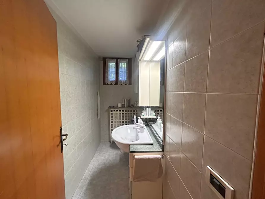 Immagine 10 di Casa bifamiliare in vendita  in Quartiere Abruzzo a Castelfranco Veneto