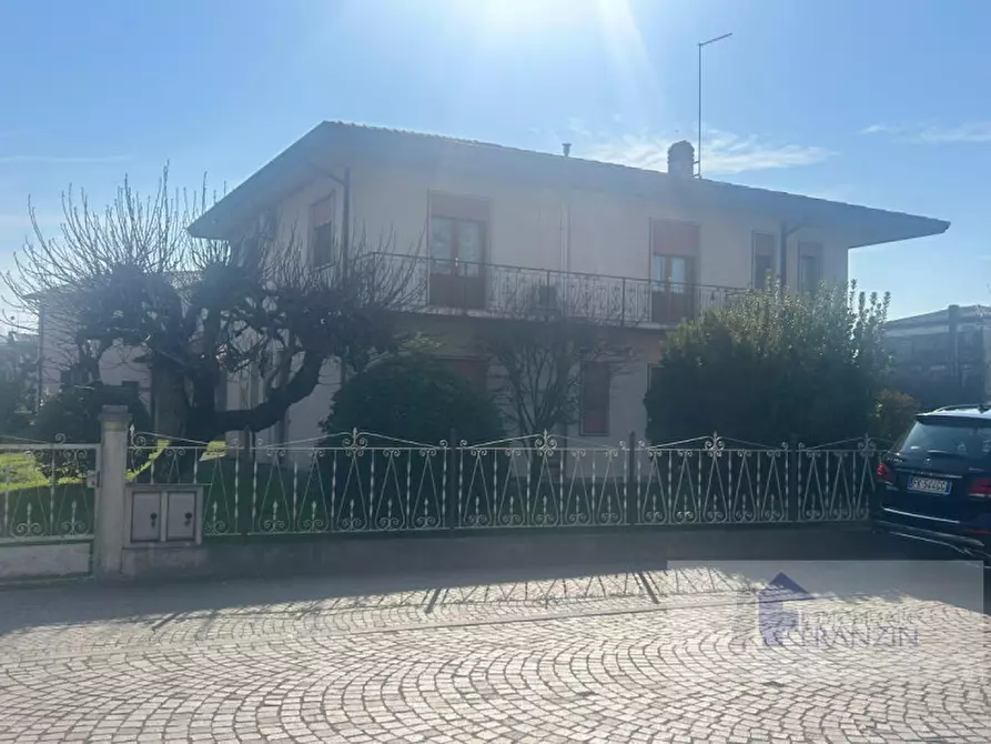 Immagine 1 di Appartamento in vendita  in VIA LOSSON CENTRO 4 a Meolo