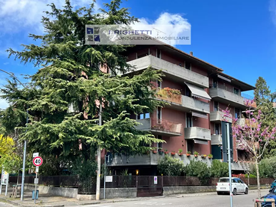 Immagine 1 di Magazzino in vendita  in Via Euclide a Verona