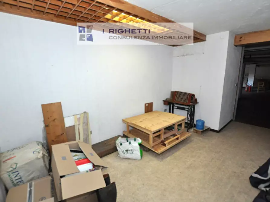 Immagine 10 di Magazzino in vendita  in Via Euclide a Verona