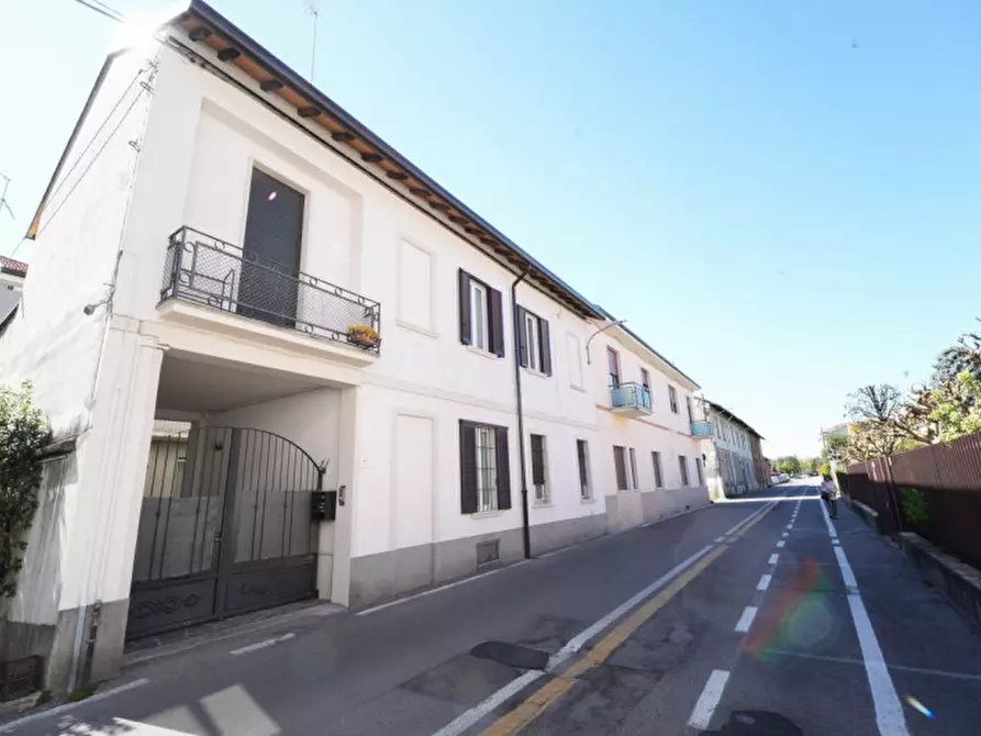 Immagine 1 di Appartamento in vendita  in via adua 7 a Biassono